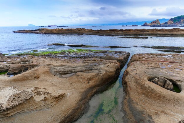 Splendido scenario di Yehliu Geopark, formazioni geologiche uniche, rare e straordinarie, New Taipei City, costa nord di Taiwan