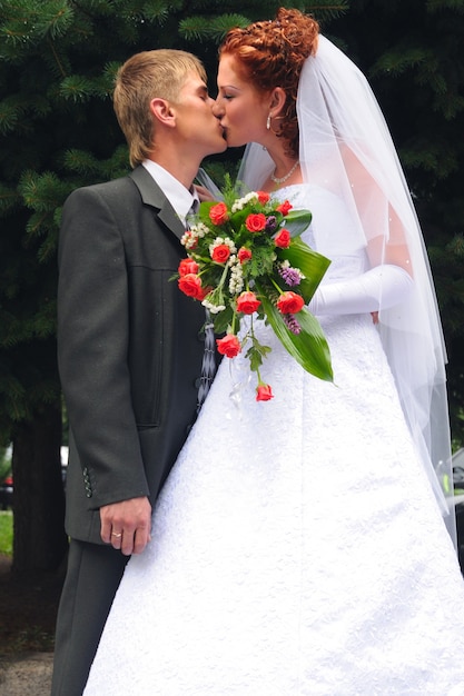Sposo e sposa, baci