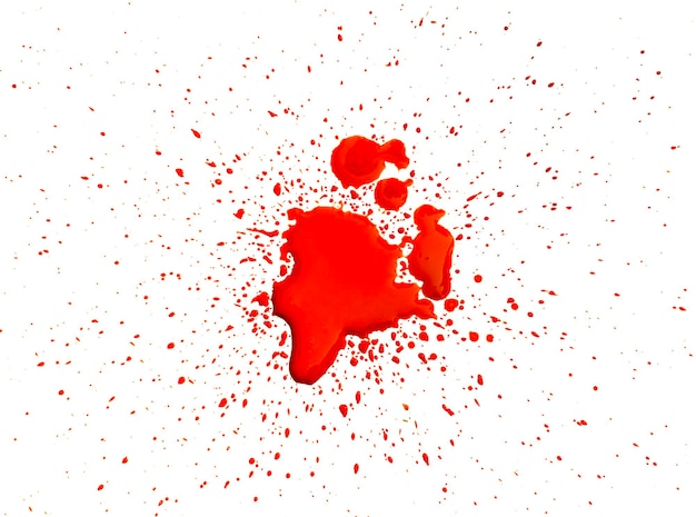 Spruzzata rossa con gocce di sangue isolate su sfondo bianco