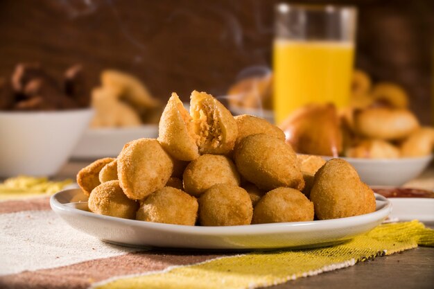 Spuntino brasiliano. Coxinha de Frango.