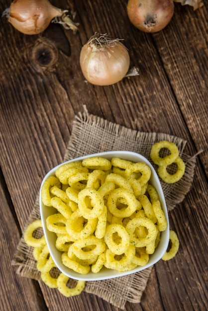 Spuntino con anelli di cipolla