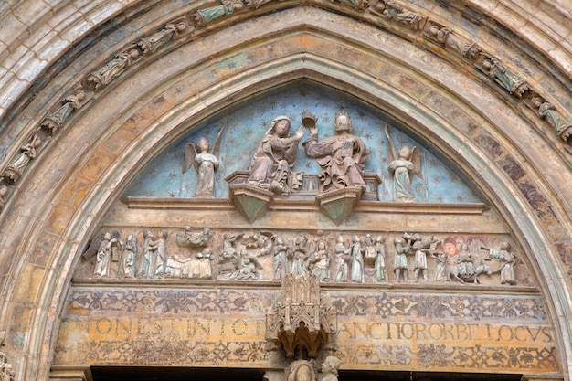 St Mary facciata della chiesa Morella Spagna