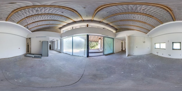 Stanza vuota senza riparazione panorama hdri sferico completo senza soluzione di continuità Vista angolare a 360 gradi all'interno della stanza loft bianca con finestre panoramiche in proiezione equirettangolare Pronto per contenuti VR AR