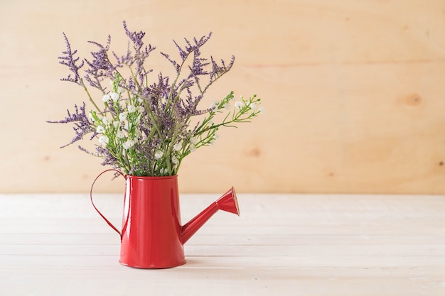 statice e fiori di caspia