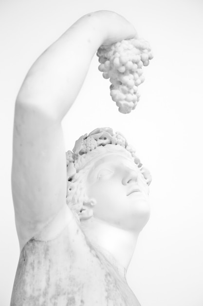 Statua con uva, posa classica, originale (più di 1600 anni)