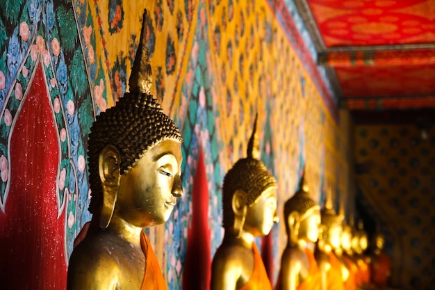 Statua del Buddha a Wat Arun Bangkok Thailand.