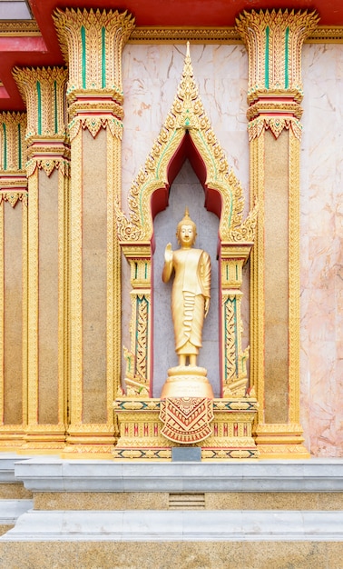 Statua del Buddha d&#39;oro