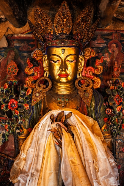 Statua del Buddha Maitreya