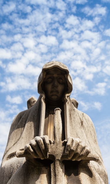 Statua del cimitero in Italia, in pietra - più di 100 anni