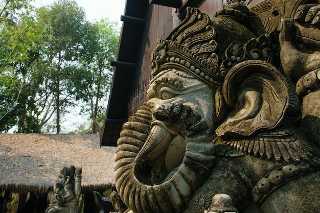 Statua del dio elefante indù Ganesha a Chiang Rai