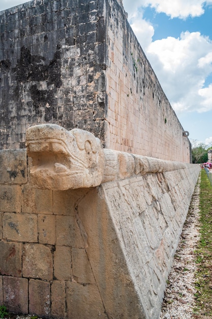 Statua del serpente a Chichen Itza