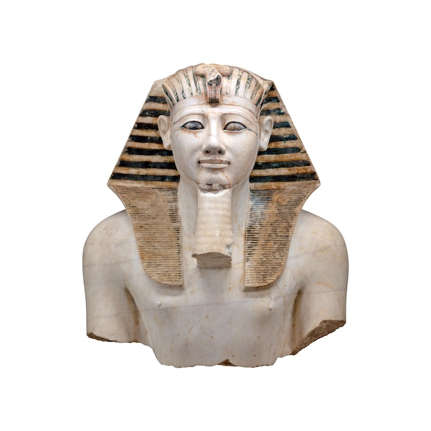 Statua dell'antico faraone Egytpiant Thutmose III isolato