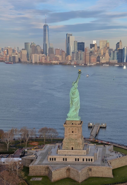 Statua della città sul lungomare