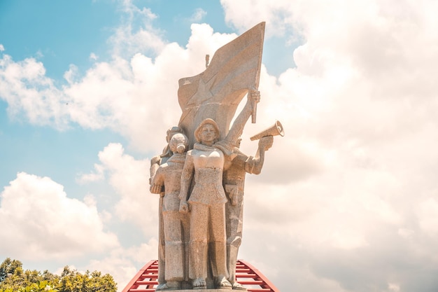 Statua della vittoria del Vietnam al parco Una famosa statua storica a Ba Ria