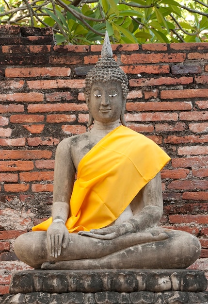 Statua di Buddha nel tempio tailandese.