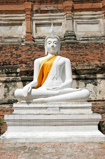 Statua di Buddha Tempio Ayutthaya Wat Yai Chaimongkol Thailandia Siam Asia