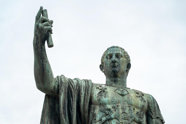 Statua di Cesare Augusto a Roma Italia