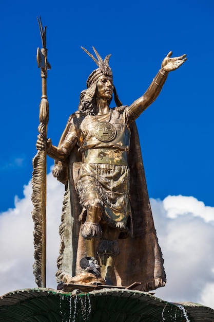 Statua di Inca Pachacutec