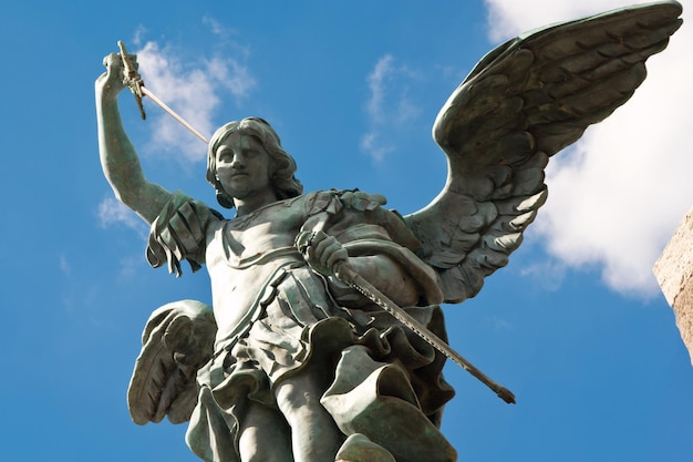 Statua di San Michele in cima a Castel Sant'Angelo Roma