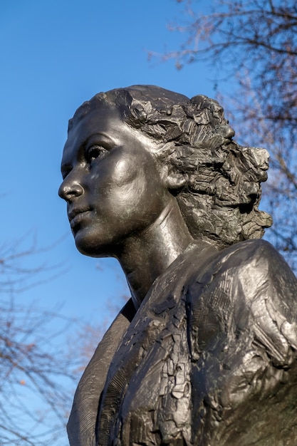 Statua di Violette Szabo a Londra