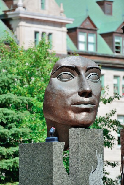 Statua ed edifici storici a Quebec City