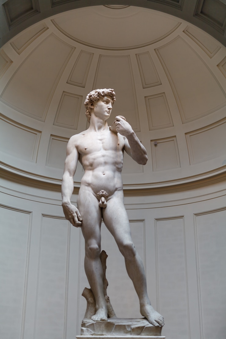 statua in marmo originale nella galleria d'arte