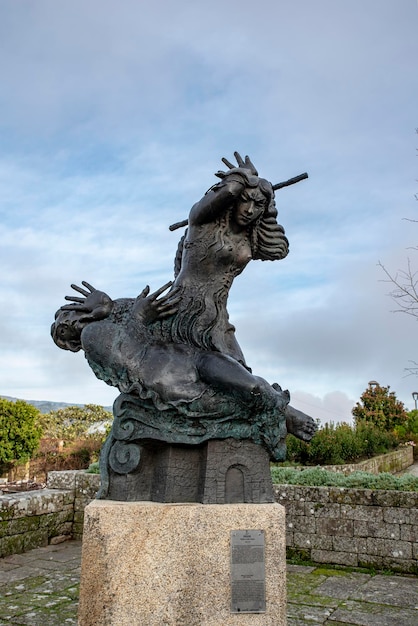 Statua in omaggio a Ines Negra a Melgaco in Portogallo