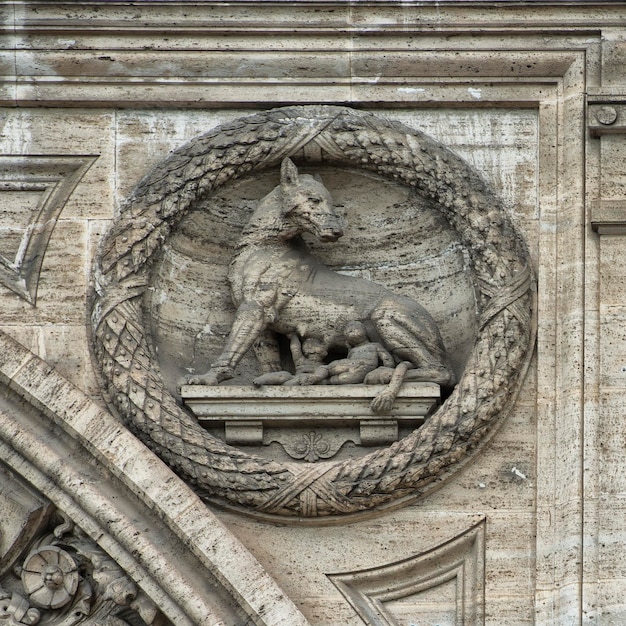Statua romana in marmo