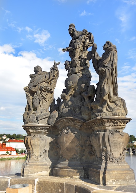 Statua sul ponte di Carlo. Praga, Repubblica Ceca.