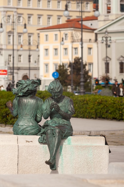 Statue chiamate Le Sartine, Trieste