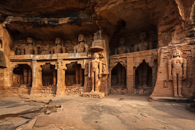 Statue di Jain thirthankaras