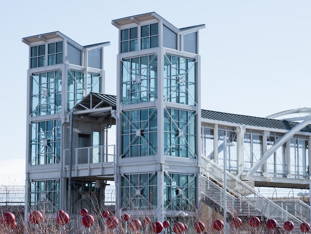 Stazione della metropolitana leggera contemporanea a Denver, Colorado.