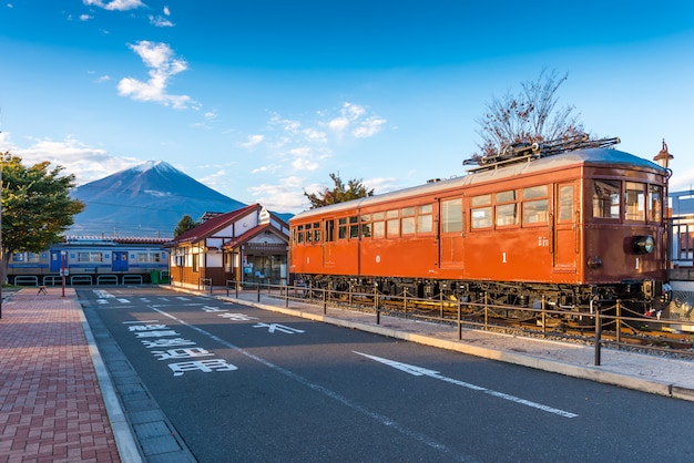 Stazione di Kawaguchiko a Fujikawaguchiko, Giappone