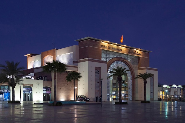 Stazione di Marrakech di notte