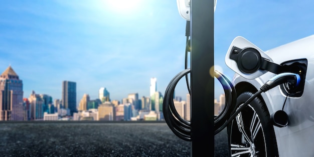 Stazione di ricarica EV per auto elettriche nel concetto di energia verde ed eco power