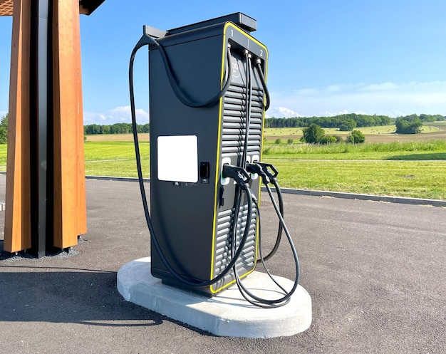 Stazione di ricarica per la ricarica rapida delle batterie dei moderni veicoli elettrici con mockup