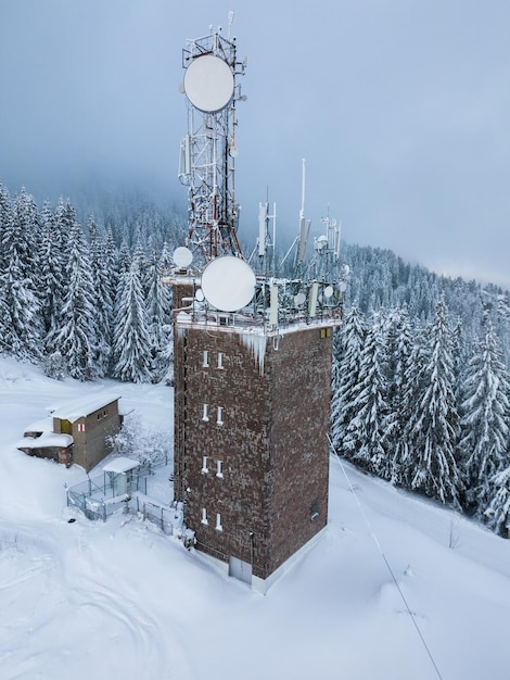 Stazione meteorologica e di telecomunicazione invernale dei Carpazi rumeni