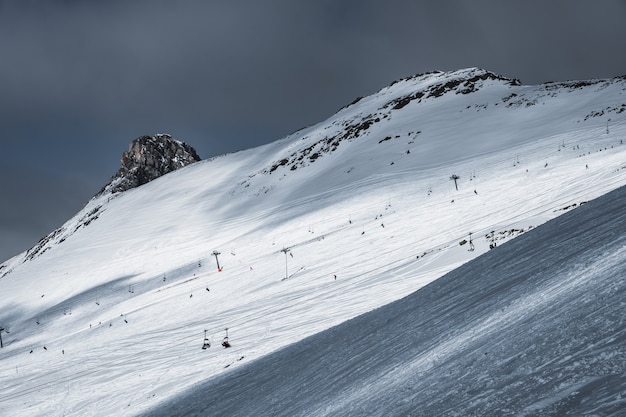 Stazione sciistica Dombay in inverno, Karachay-Cherkessia, Russia