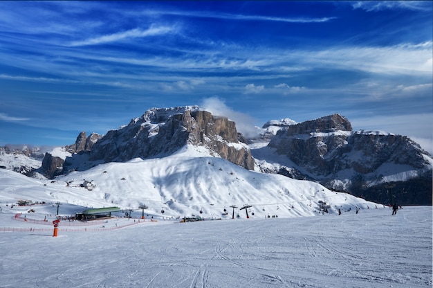 Stazione sciistica nelle Dolomiti, Italia