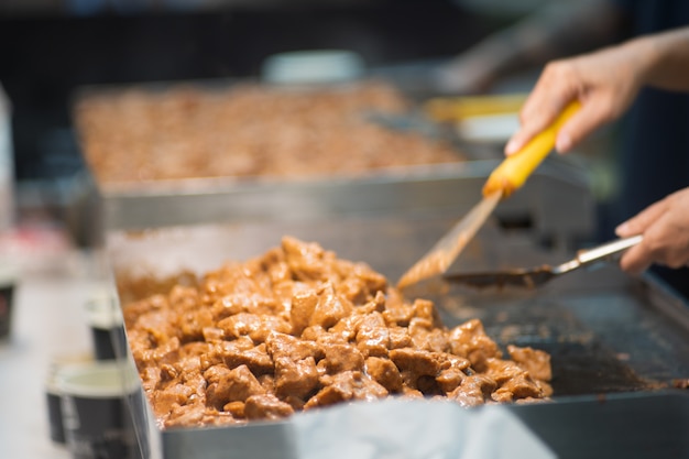 Stile di cibo giapponese, bistecca di buta, teppanyaki giapponese, primi piani