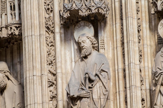 Stile gotico della facciata, cattedrale di toledo spagna