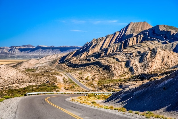 Strada attraverso il nord argentino