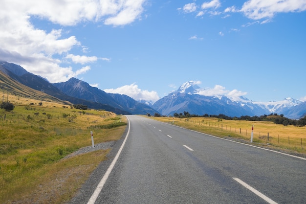 Strada che porta a Mount Cook, in Nuova Zelanda