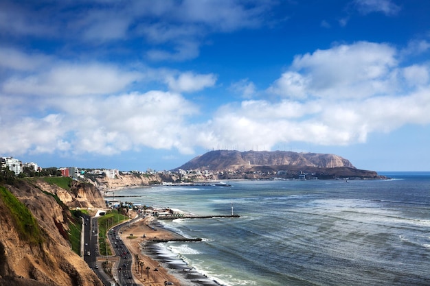 Strada costiera a Lima