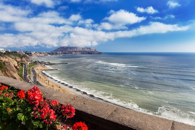 Strada costiera a Lima