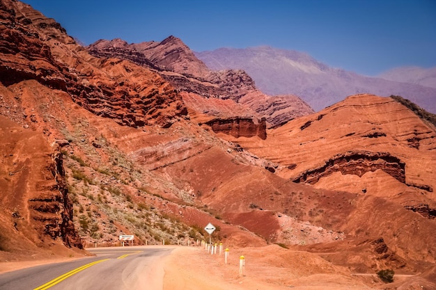 Strada di montagna a Cafayate