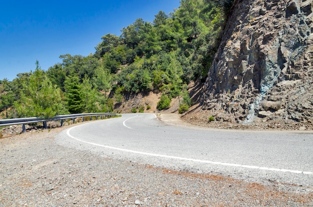 Strada di montagna di Cipro