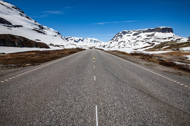 Strada di montagna in Norvegia.