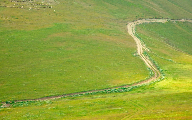 Strada di terra in natura Armenia Estate