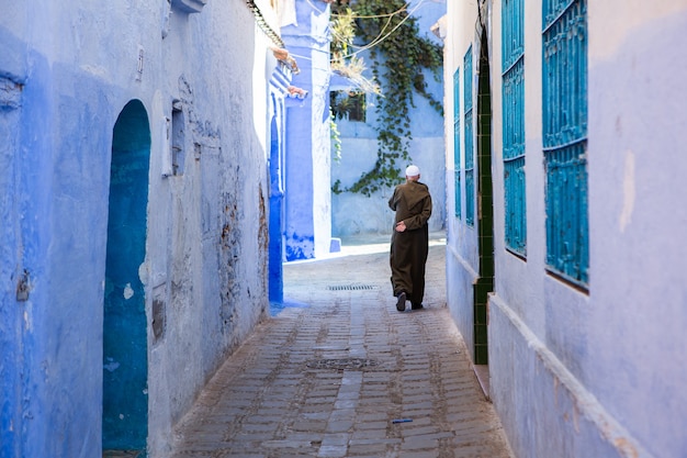 Strada e case blu a Chefchaouen Marocco